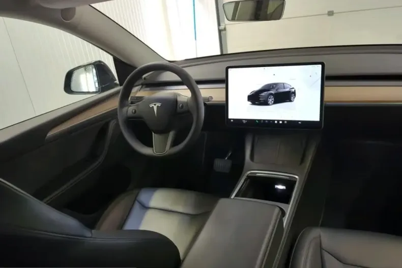 Tesla Model Y din 2024 cu 69.051 km - oferta TES228351 - foto 6