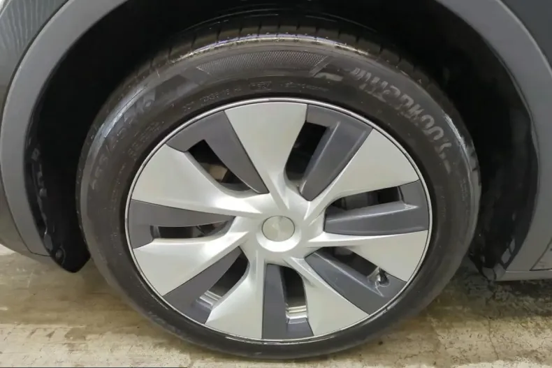 Tesla Model Y din 2024 cu 69.051 km - oferta TES228351 - foto 8