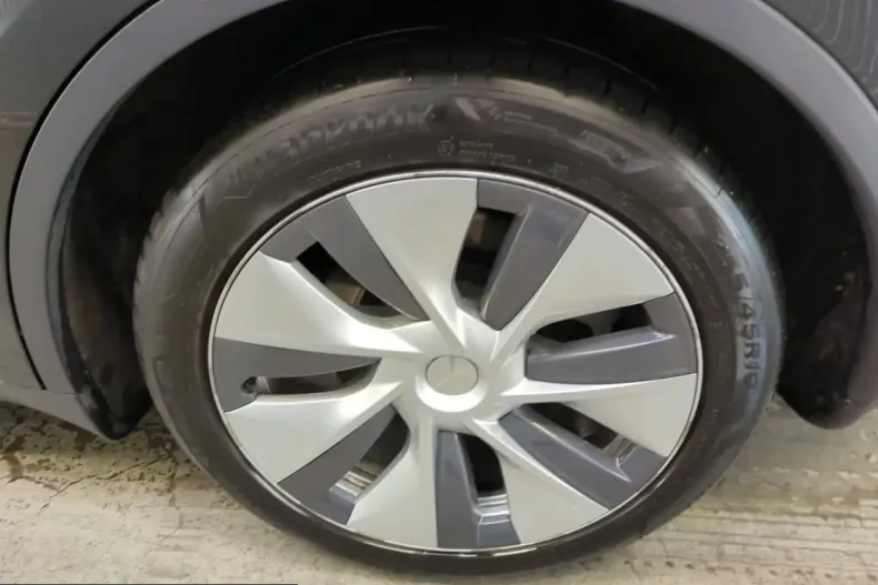 Tesla Model Y din 2024 cu 69.051 km - oferta TES228351 - foto 10