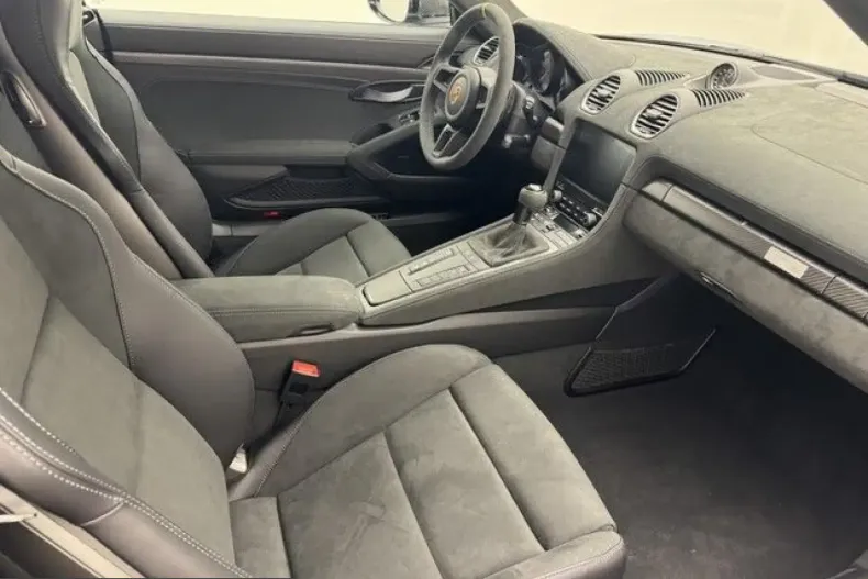 Porsche 718 din 2024 cu 1.100 km - oferta POR228352 - foto 4