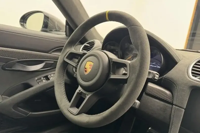 Porsche 718 din 2024 cu 1.100 km - oferta POR228352 - foto 6
