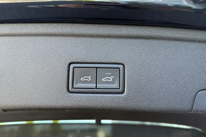 Volkswagen Touareg din 2023 cu 55.999 km - oferta VOL228382 - foto 16