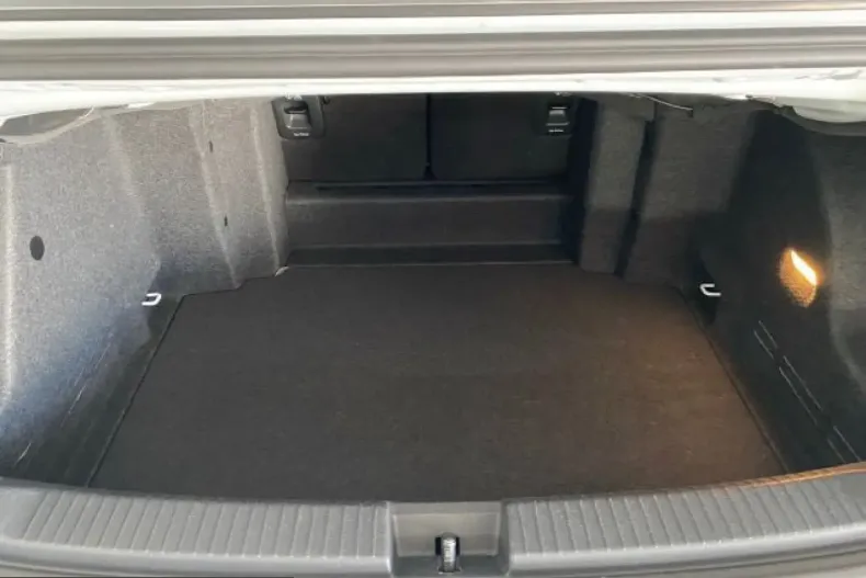 Volkswagen T-Roc din 2023 cu 48.550 km - oferta VOL228383 - foto 16