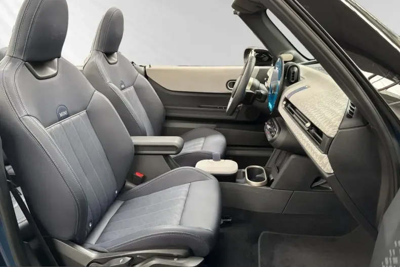 MINI Cooper C din 2025 cu 10.800 km - oferta MIN228395 - foto 8