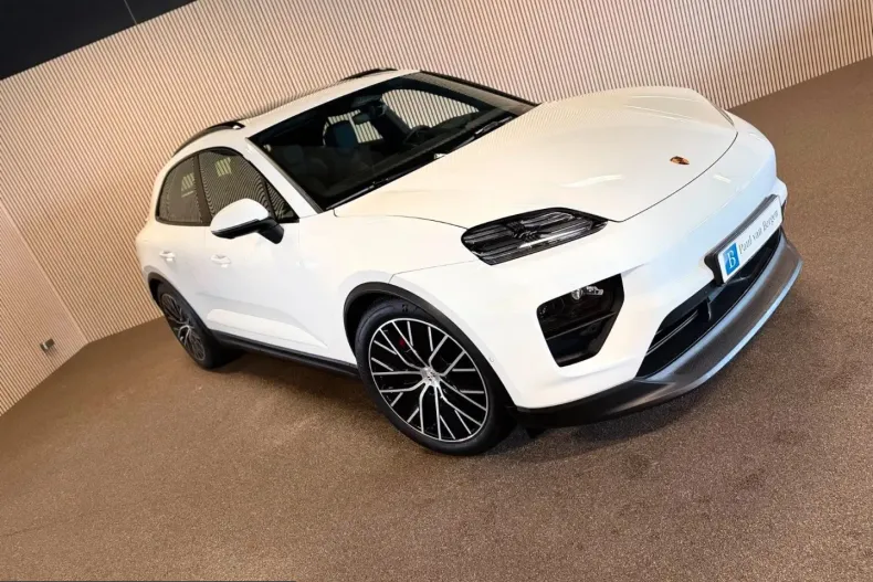 Porsche Macan din 2024 cu 38.651 km - oferta POR228414 - foto 2