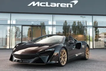 McLaren Artura din 2025 - oferta MCL228424