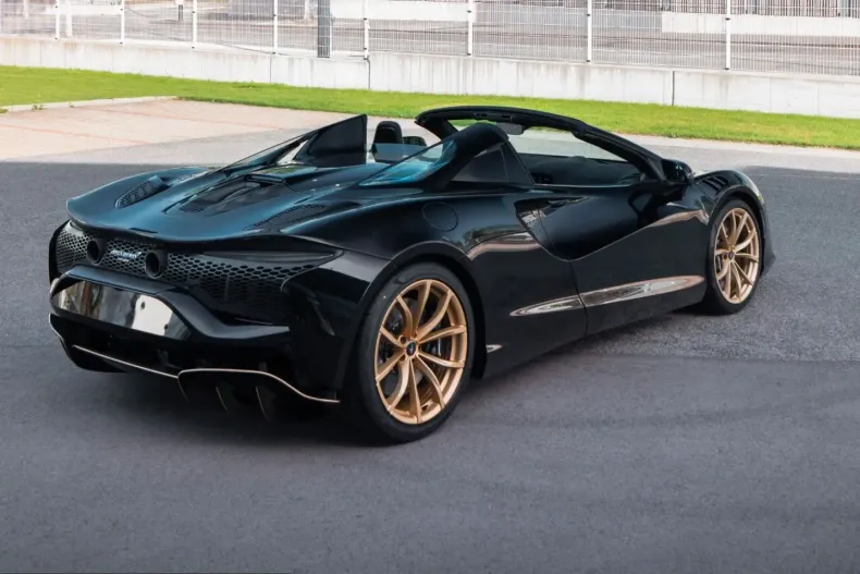 McLaren Artura din 2025 cu 7.800 km - oferta MCL228424 - foto 4