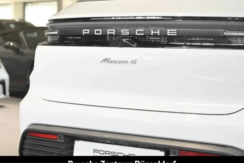 Porsche Macan din 2024 cu 19.856 km - oferta POR228442 - foto 10