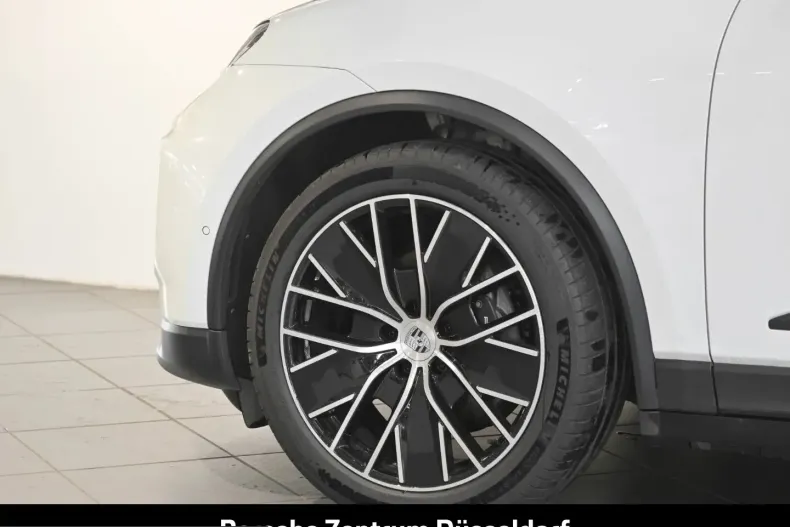 Porsche Macan din 2024 cu 19.856 km - oferta POR228442 - foto 12
