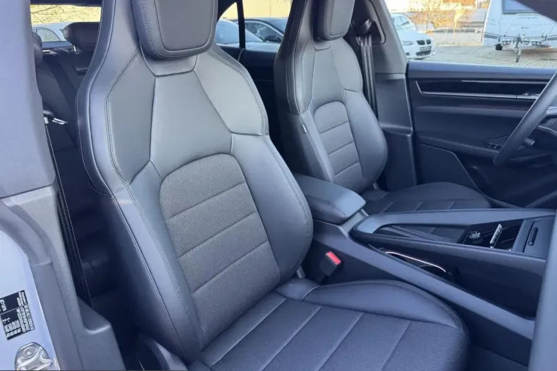 Porsche Macan din 2024 cu 5.750 km - oferta POR228447 - foto 19