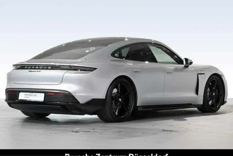 Porsche Taycan din 2023 cu 36.125 km - oferta POR228448 - foto 4