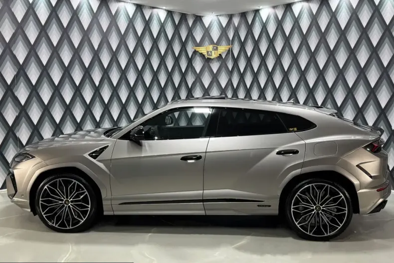 Lamborghini Urus din 2025 cu 10.000 km - oferta LAM228451 - foto 10