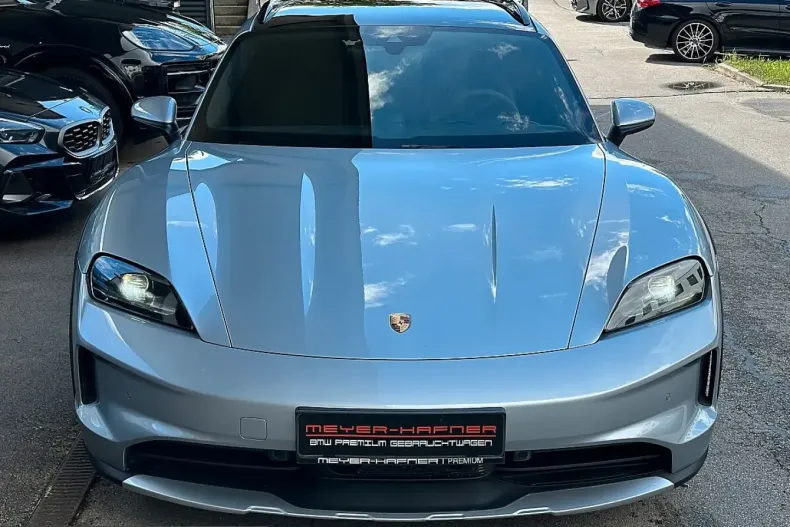 Porsche Taycan din 2024 cu 61.196 km - oferta POR228457 - foto 3