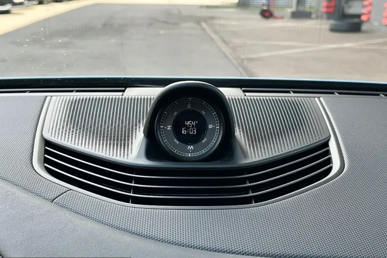 Porsche Taycan din 2024 cu 61.196 km - oferta POR228457 - foto 24