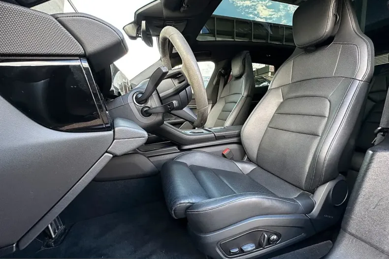 Porsche Taycan din 2024 cu 61.196 km - oferta POR228457 - foto 32