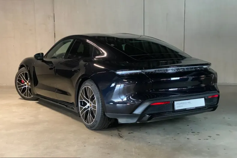 Porsche Taycan din 2022 cu 43.600 km - oferta POR228463 - foto 4