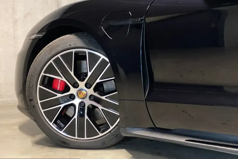 Porsche Taycan din 2022 cu 43.600 km - oferta POR228463 - foto 7