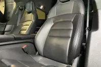 Porsche Taycan din 2022 cu 43.600 km - oferta POR228463 - foto 14