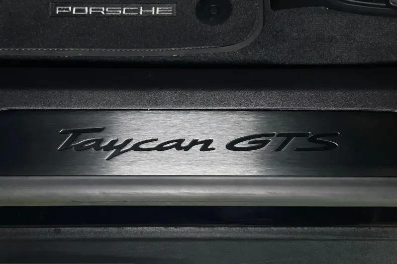 Porsche Taycan din 2022 cu 43.600 km - oferta POR228463 - foto 27