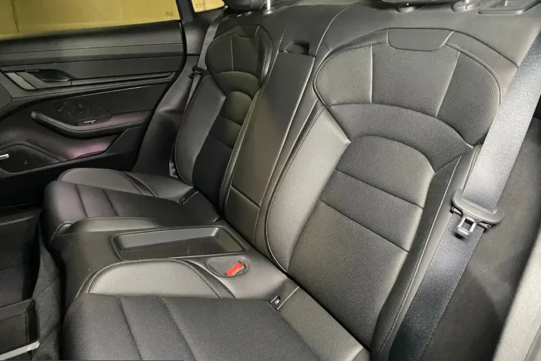 Porsche Taycan din 2022 cu 43.600 km - oferta POR228463 - foto 29