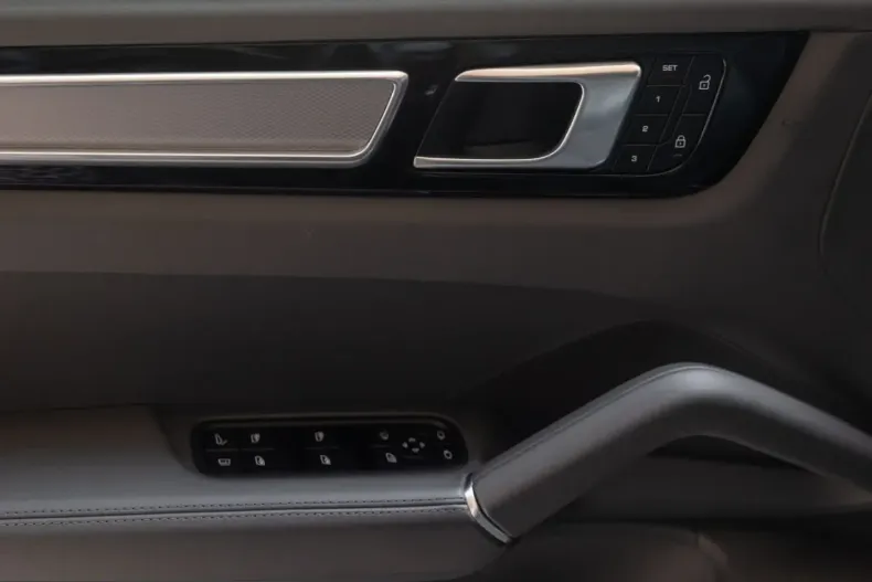Porsche Cayenne din 2022 cu 39.659 km - oferta POR228470 - foto 18