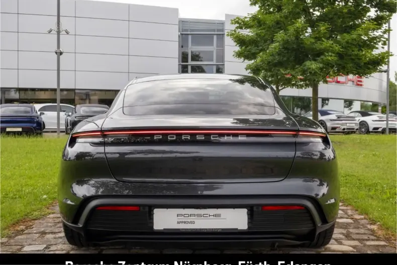 Porsche Taycan din 2024 cu 31.600 km - oferta POR228471 - foto 4