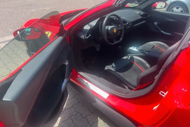 Ferrari 296 GTS din 2023 cu 12.200 km - oferta FER228475 - foto 14