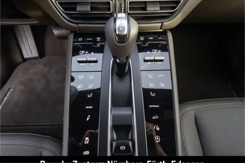 Porsche Macan din 2022 cu 52.800 km - oferta POR228487 - foto 23
