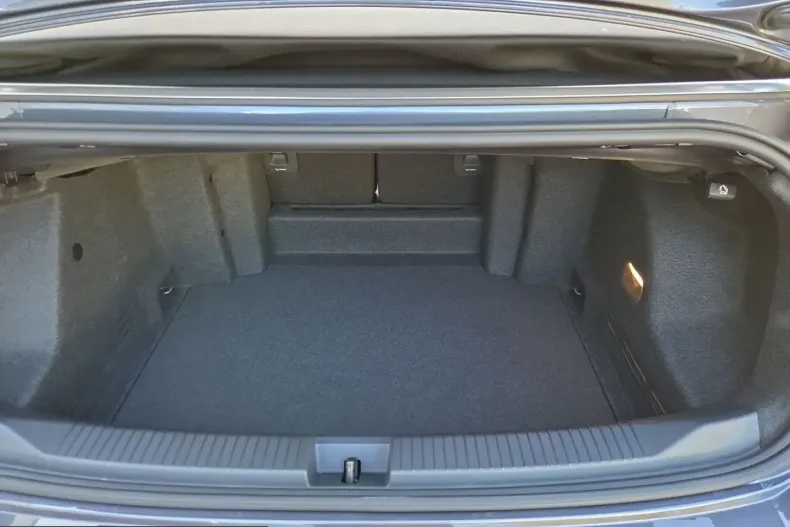 Volkswagen T-Roc din 2023 cu 4.600 km - oferta VOL228490 - foto 13
