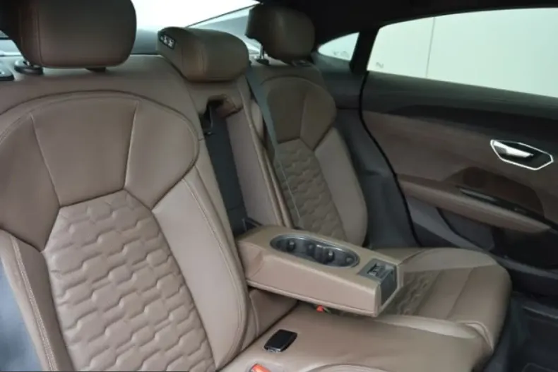 Audi e-tron GT din 2022 cu 40.183 km - oferta AUD228494 - foto 7