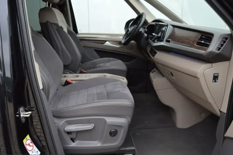Volkswagen T7 Multivan din 2023 cu 81.390 km - oferta VOL228495 - foto 3