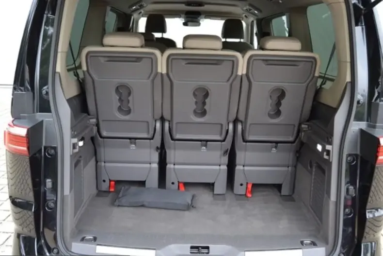 Volkswagen T7 Multivan din 2023 cu 81.390 km - oferta VOL228495 - foto 12