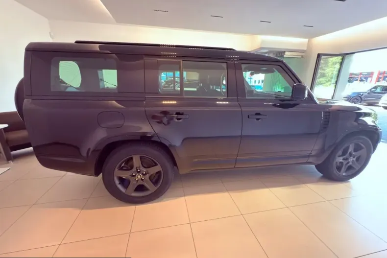 Land Rover Defender din 2024 cu 21.400 km - oferta LAN228506 - foto 6