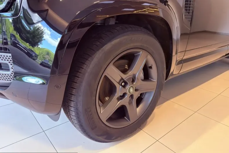 Land Rover Defender din 2024 cu 21.400 km - oferta LAN228506 - foto 9