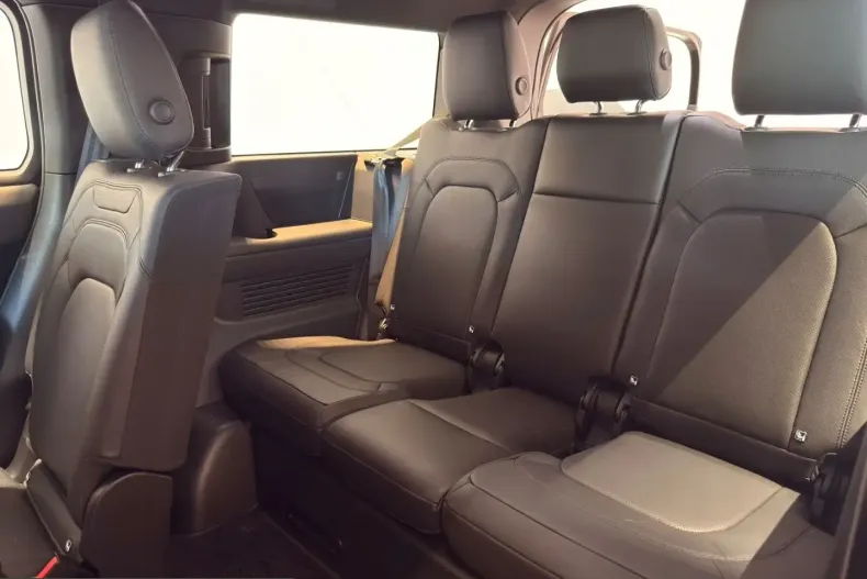 Land Rover Defender din 2024 cu 21.400 km - oferta LAN228506 - foto 21
