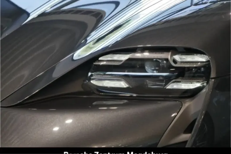 Porsche Taycan din 2023 cu 22.120 km - oferta POR228514 - foto 12
