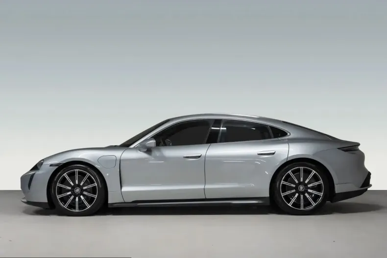Porsche Taycan din 2022 cu 41.900 km - oferta POR228515 - foto 2