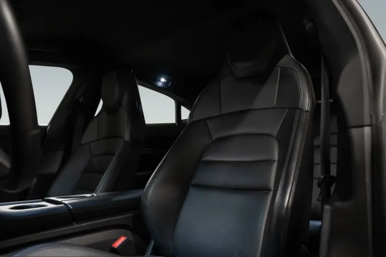 Porsche Taycan din 2022 cu 41.900 km - oferta POR228515 - foto 5