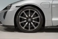 Porsche Taycan din 2022 cu 41.900 km - oferta POR228515 - foto 6