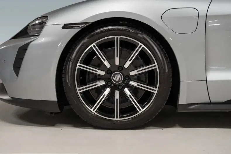 Porsche Taycan din 2022 cu 41.900 km - oferta POR228515 - foto 6