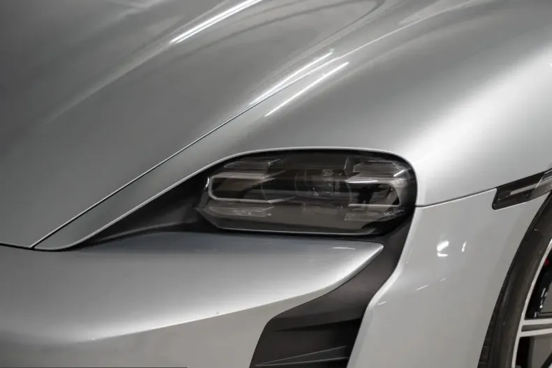Porsche Taycan din 2022 cu 41.900 km - oferta POR228515 - foto 12