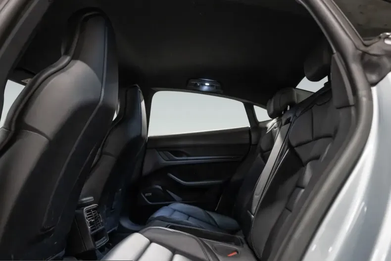 Porsche Taycan din 2022 cu 41.900 km - oferta POR228515 - foto 15
