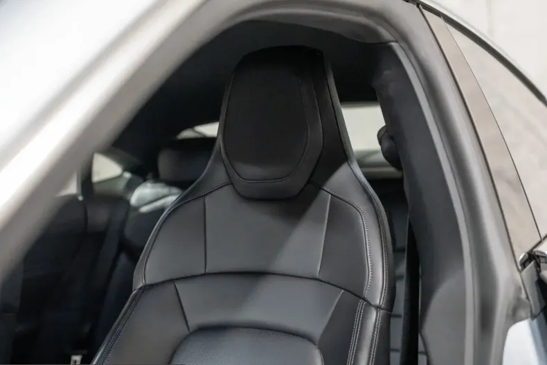 Porsche Taycan din 2022 cu 41.900 km - oferta POR228515 - foto 24