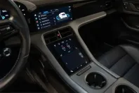 Porsche Taycan din 2022 cu 41.900 km - oferta POR228515 - foto 27