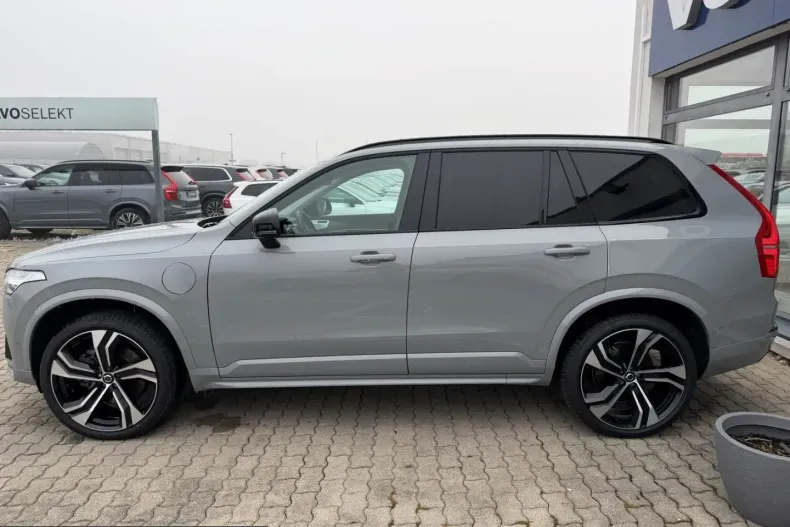 Volvo XC90 din 2024 cu 10.155 km - oferta VOL228527 - foto 3