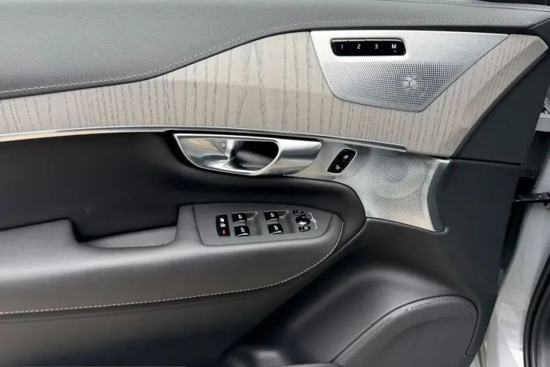 Volvo XC90 din 2024 cu 10.155 km - oferta VOL228527 - foto 4