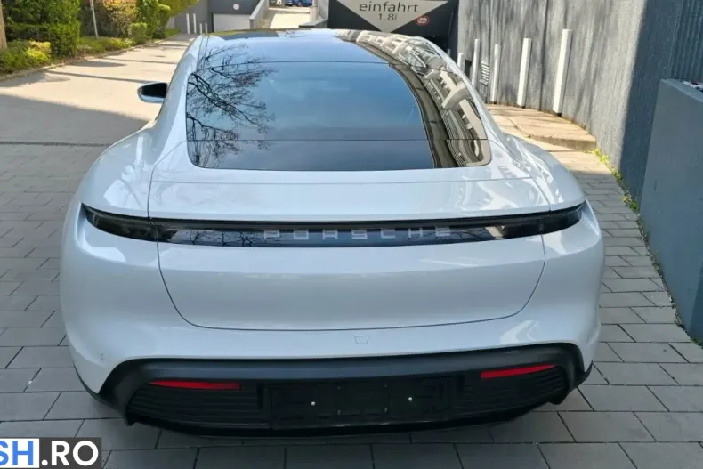 Porsche Taycan din 2023 cu 33.000 km - oferta POR228530 - foto 7