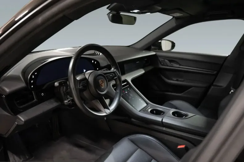 Porsche Taycan din 2023 cu 36.999 km - oferta POR228531 - foto 4