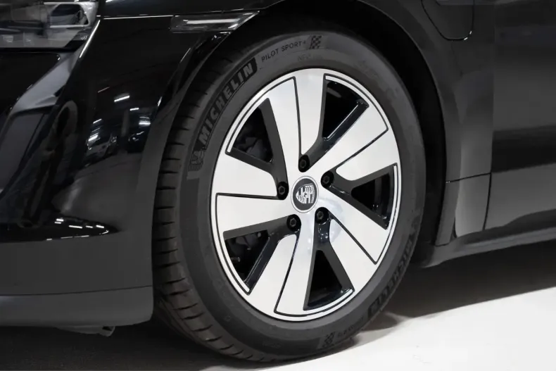 Porsche Taycan din 2023 cu 36.999 km - oferta POR228531 - foto 14