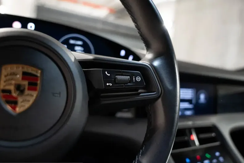 Porsche Taycan din 2023 cu 36.999 km - oferta POR228531 - foto 31